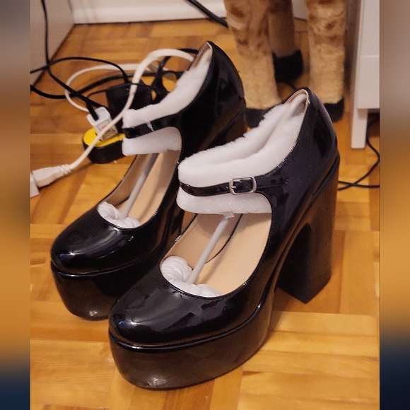 sold!! - Picture 1 of 6